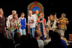 Voices en Tint maken een reis door de tijd